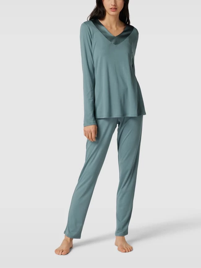 Hanro Pyjama Mit Abgesetztem V-Ausschnitt Modell 'Mira' - Bleu 3 Hanro Pyjama Mit Abgesetztem V-Ausschnitt Modell 'Mira' - Bleu